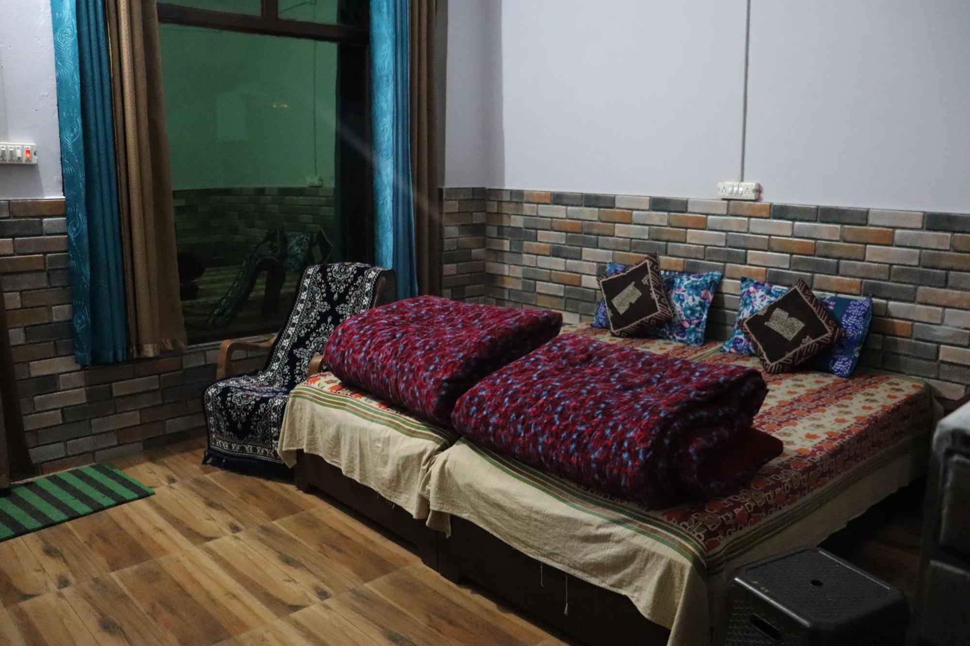 Shanti Home Stay Chaukori Luaran gambar